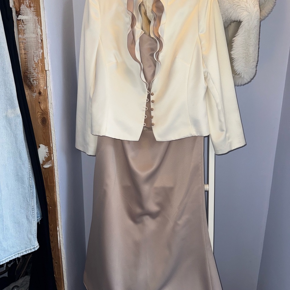 FRANK USHER Elegant Cream Blazer and Tan Maxi Skirt Set
